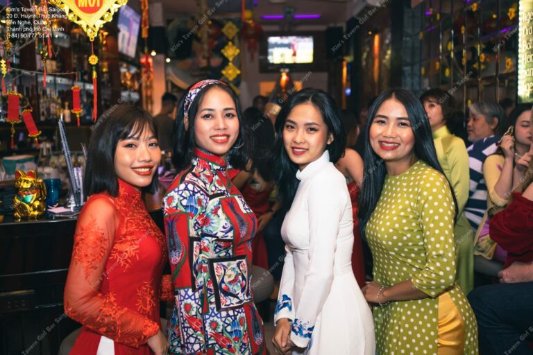 Hottest Girl Bar In Ho Chi Minh City - Kim's Tavern Girl Bar Saigon