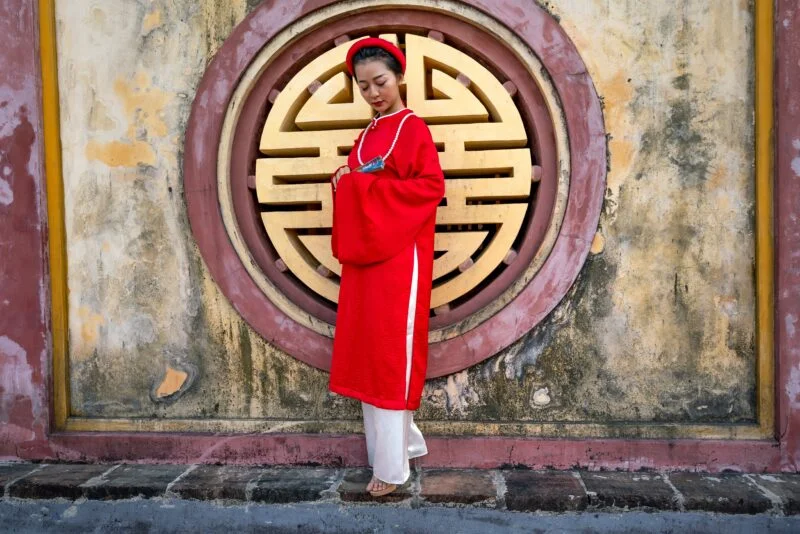 Young Vietnamese fuel revival of feudal-style ao dai