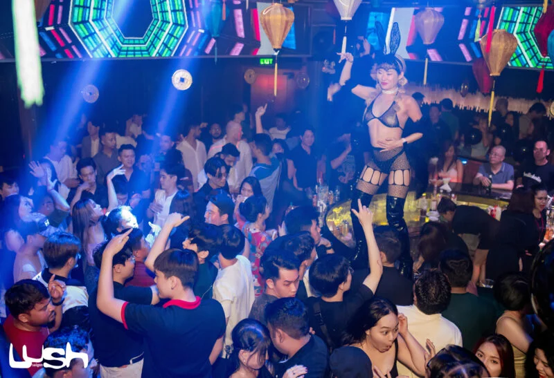 Night Clubs: Ho Chi Minh City Top 6 3 Lush Night Club In Saigon Dancefloor