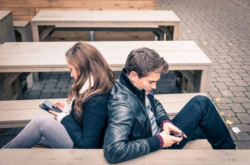 In a LDR? Learn What Kills Long-Distance Relationships And How To Fix It! 1 Couple in a modern common phase of mutual disinterest is what kills long-distance-relationships