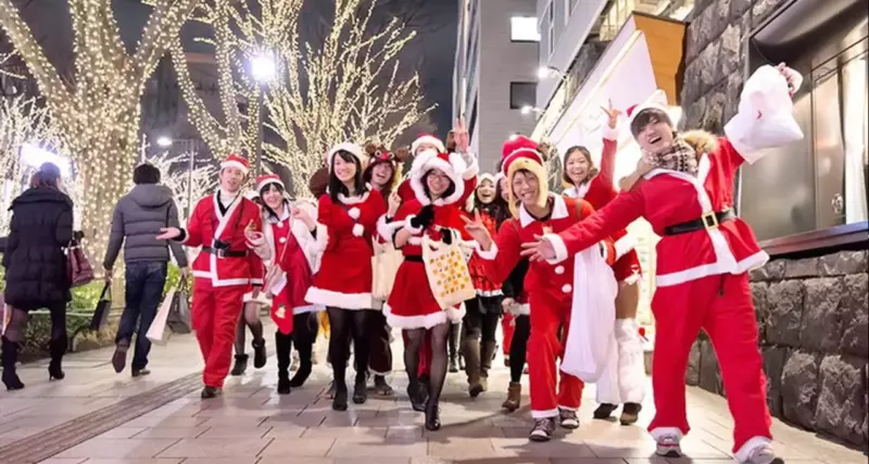 Vietnamese enjoying Christmas Day In Ho Chi Minh City