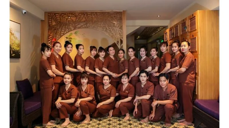 The Ultimate Saigon Massage Guide: 10 Must-Try Spas In 2024 3 personalized massage luxury experience